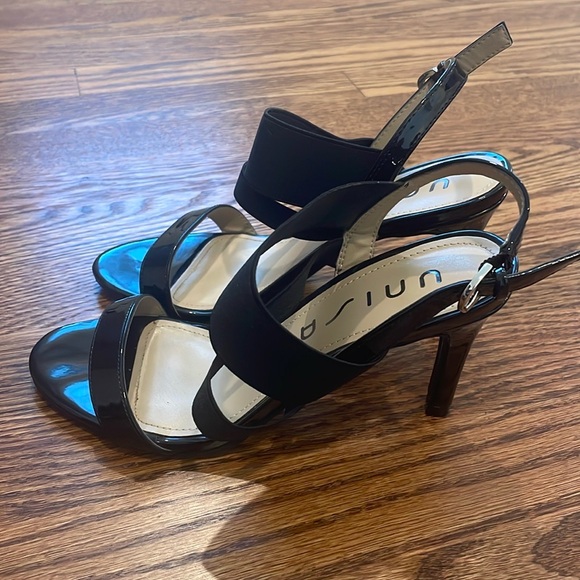 Heels - Picture 3 of 7